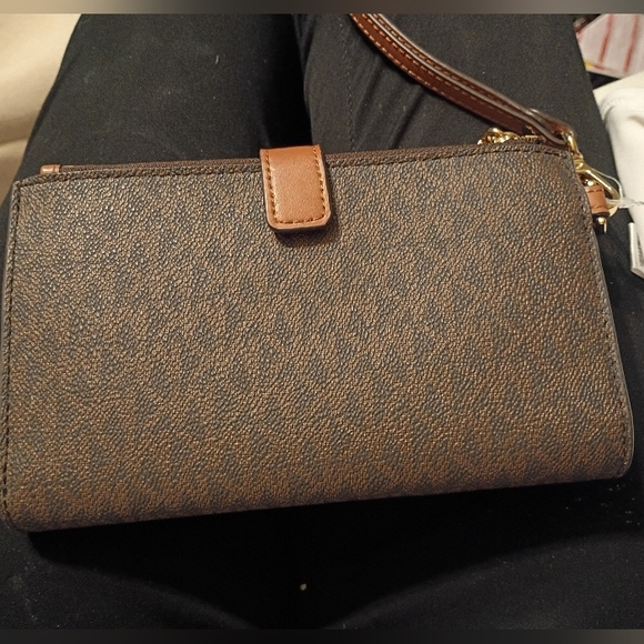 Michael Kors Brown Wallet - Picture 1 of 3